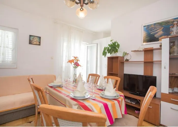 With Parking Space Brodarica, - 22625 Lejlighed *